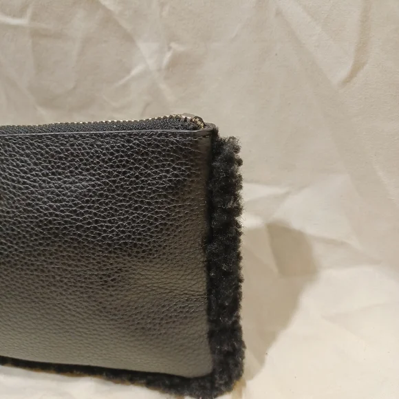 Coach wristlet - Picture 3 of 7